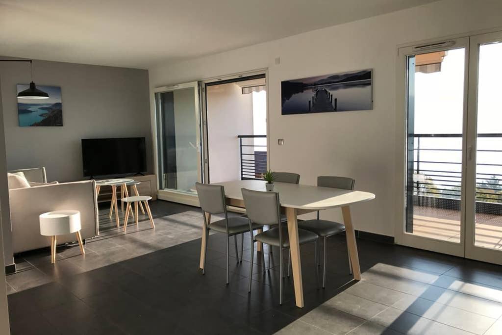 Roc & Lac - Terrasse Vue Lac, Piscine, Parking 维里尔·杜·拉克 外观 照片